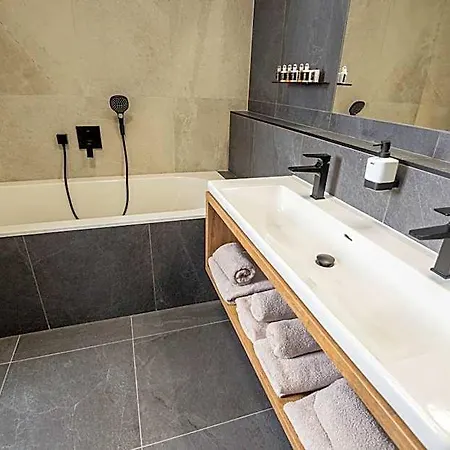 Hotel Kras 4*